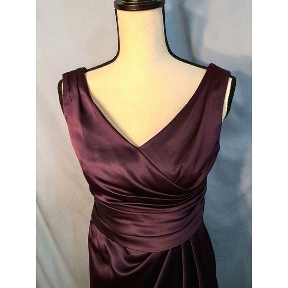 David's Bridal plum color dress with rushing - Picture 3 of 6